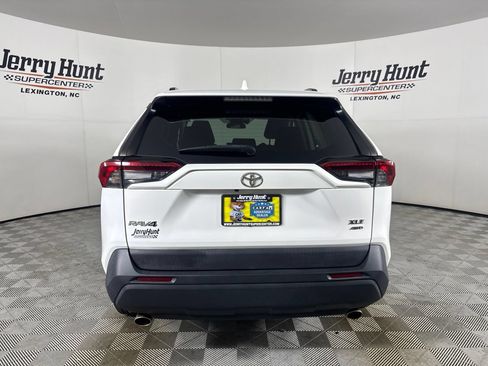Used 2022 Toyota RAV4 XLE w/ Convenience Package AWD/4WD image 5
