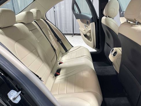 Used 2019 Mercedes-Benz C 300 4MATIC Sedan image 13