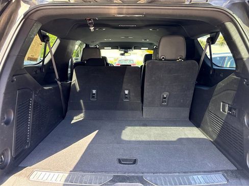 Used 2022 Chevrolet Suburban Premier AWD/4WD image 35