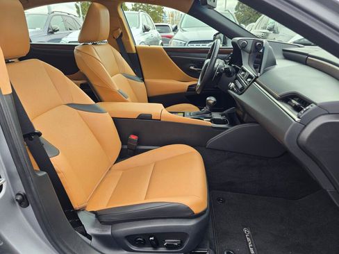 Used 2025 Lexus ES 300h w/ Premium Package image 27