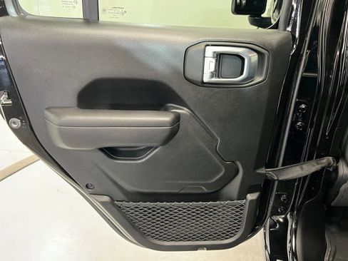 Used 2024 Jeep Wrangler Willys image 18