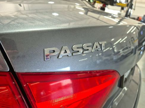 Used 2015 Volkswagen Passat 1.8T Wolfsburg Edition image 13