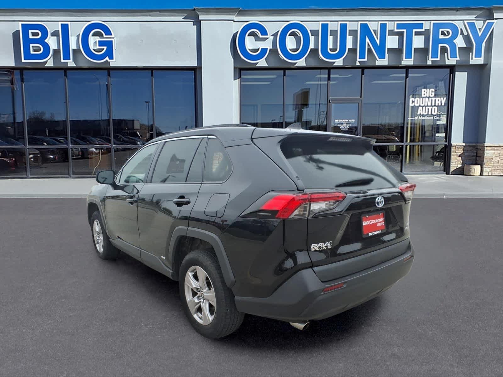 Used 2023 Toyota RAV4 LE AWD/4WD image 7