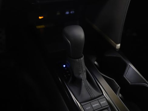 Used 2026 Toyota Camry SE w/ Multimedia Upgrade Package image 22