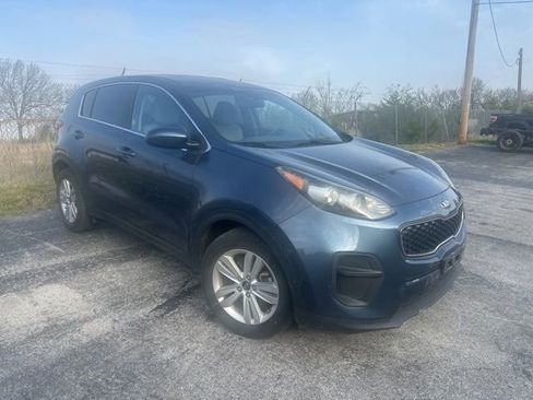 Used 2017 Kia Sportage LX image 2