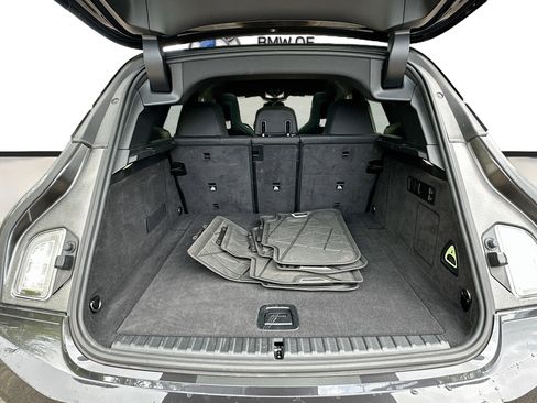 Certified 2025 BMW iX xDrive50 image 28