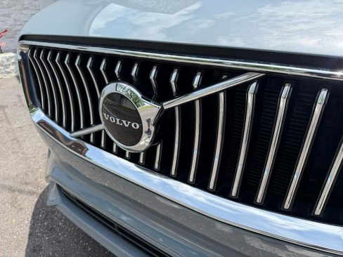 Used 2022 Volvo XC90 T6 Momentum w/ Protection Package Premier AWD/4WD image 5