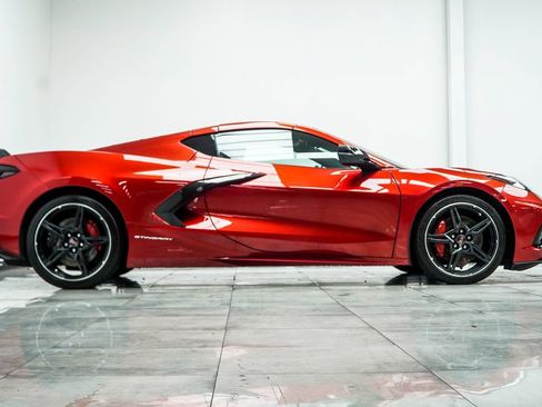 Used 2021 Chevrolet Corvette Stingray Coupe w/ Z51 Performance Package RWD image 7