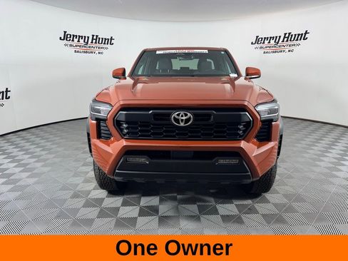 Used 2025 Toyota Tacoma TRD Off-Road image 5