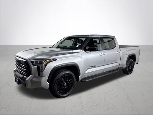 Used 2025 Toyota Tundra Limited AWD/4WD image 2