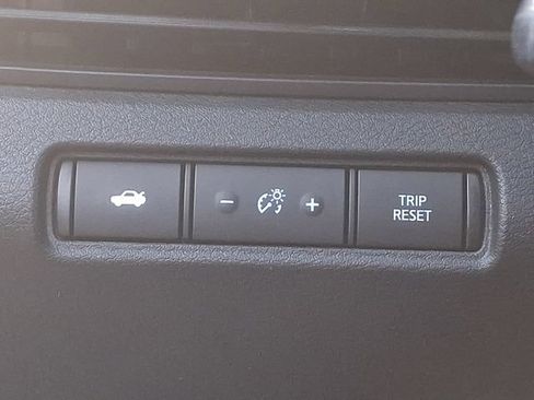 Used 2025 Nissan Altima 2.5 SV FWD image 23