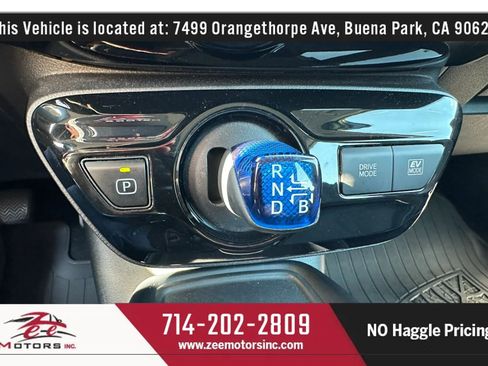 Used 2020 Toyota Prius LE FWD image 35