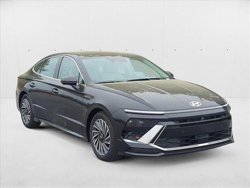 New 2025 Hyundai Sonata Limited image 6