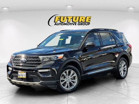 Used 2021 Ford Explorer XLT w/ Equipment Group 202A image 11