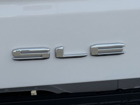 New 2026 GMC Sierra 1500 SLE image 10
