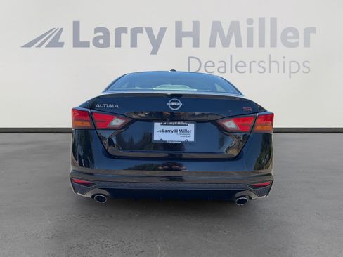 Used 2024 Nissan Altima 2.5 SR w/ SR Premium Package FWD image 4