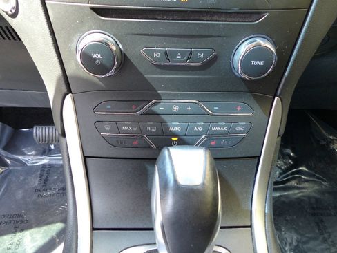 Used 2018 Ford Edge SEL w/ Equipment Group 201A FWD image 21