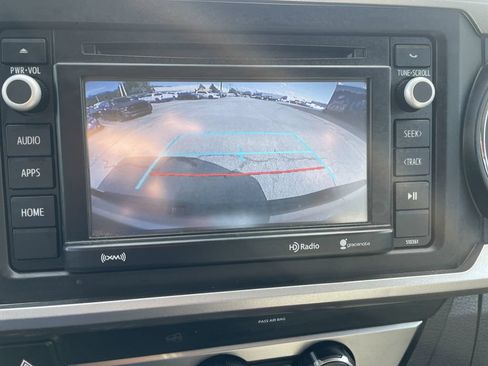 Used 2019 Toyota Tacoma SR5 AWD/4WD image 19