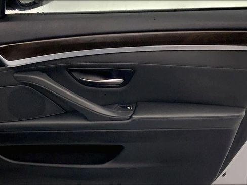 Used 2015 BMW 528i Sedan image 9