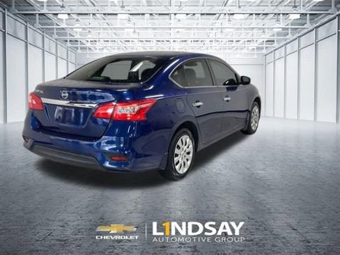 Used 2019 Nissan Sentra S image 9