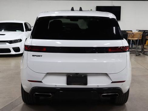 Used 2024 Land Rover Range Rover Sport Dynamic SE AWD/4WD image 4