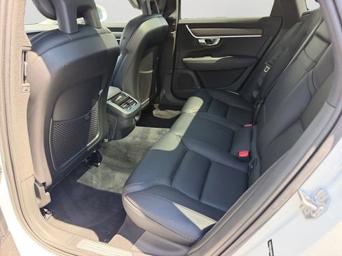 Used 2018 Volvo V90 T5 Cross Country w/ Convenience Package AWD/4WD image 12