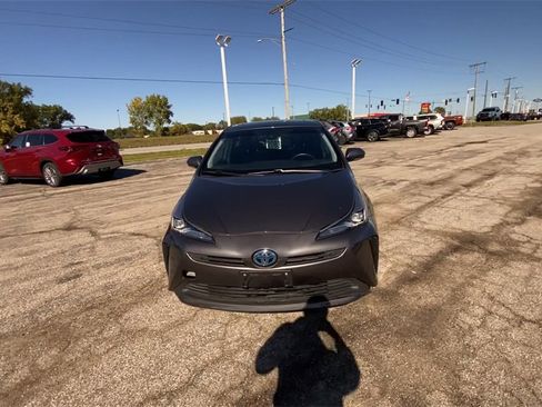 Used 2019 Toyota Prius Limited image 3