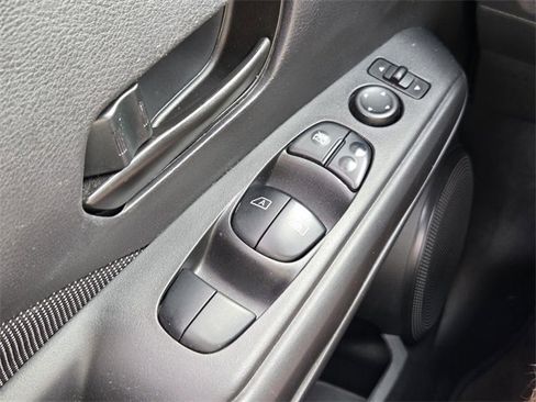 Certified 2020 Nissan Kicks S image 20