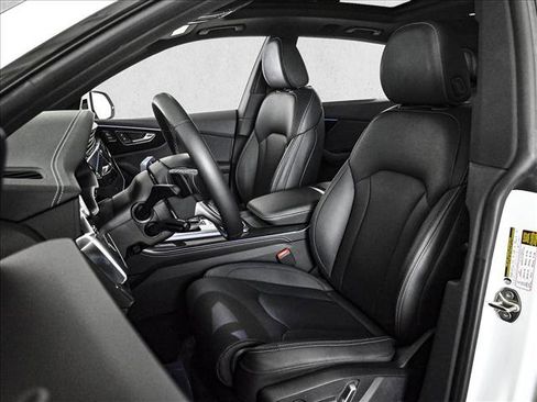 Certified 2025 Audi Q8 Prestige w/ Prestige Package image 17