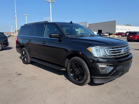 Used 2021 Ford Expedition Max XLT w/ Black Accent Package AWD/4WD image 3
