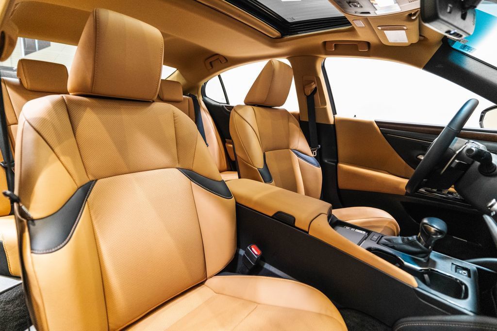 Used 2023 Lexus ES 350 w/ Premium Package FWD image 14