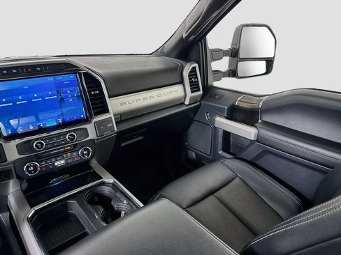 Used 2022 Ford F350 Lariat w/ Black Appearance Package AWD/4WD image 26