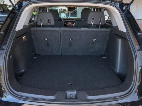 Used 2023 Chevrolet TrailBlazer LT w/ LPO, Blackout Package FWD image 29