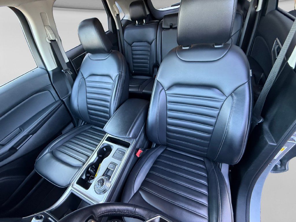 Used 2024 Ford Edge SEL AWD/4WD image 23
