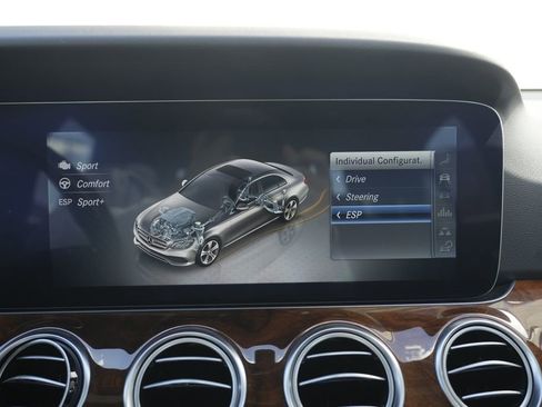 Used 2020 Mercedes-Benz E 350 4MATIC Sedan image 56