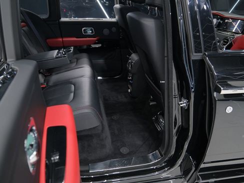 Used 2025 Rolls-Royce Cullinan image 39