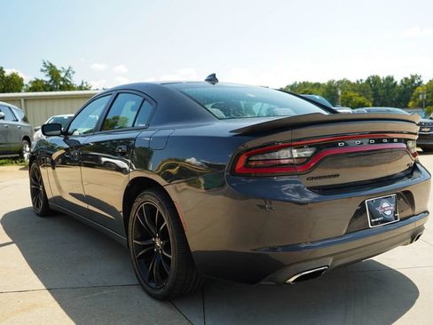 Used 2017 Dodge Charger R/T w/ Blacktop Package RWD image 4