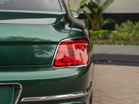 Used 2023 Bentley Flying Spur W12 image 46