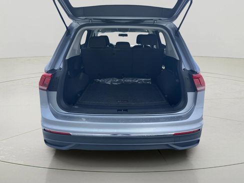 Used 2022 Volkswagen Tiguan S image 11