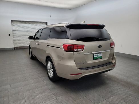 Used 2017 Kia Sedona EX FWD image 5