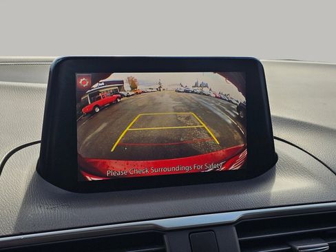 Used 2018 MAZDA MAZDA3 Touring FWD image 8