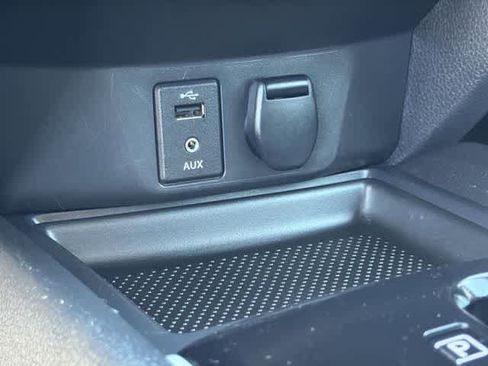 Used 2016 Nissan Rogue S image 17