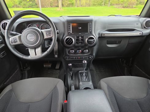 Used 2017 Jeep Wrangler Unlimited Sport AWD/4WD image 23