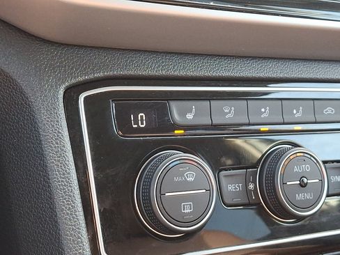 Used 2023 Volkswagen Atlas SE AWD/4WD image 26