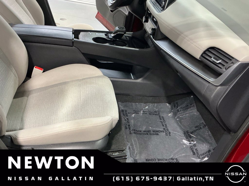 Used 2023 Nissan Rogue SV FWD image 12