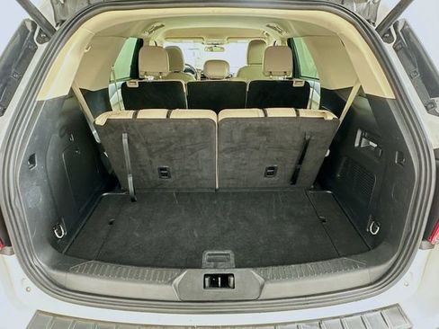 Used 2024 Ford Explorer XLT w/ Equipment Group 202A image 27