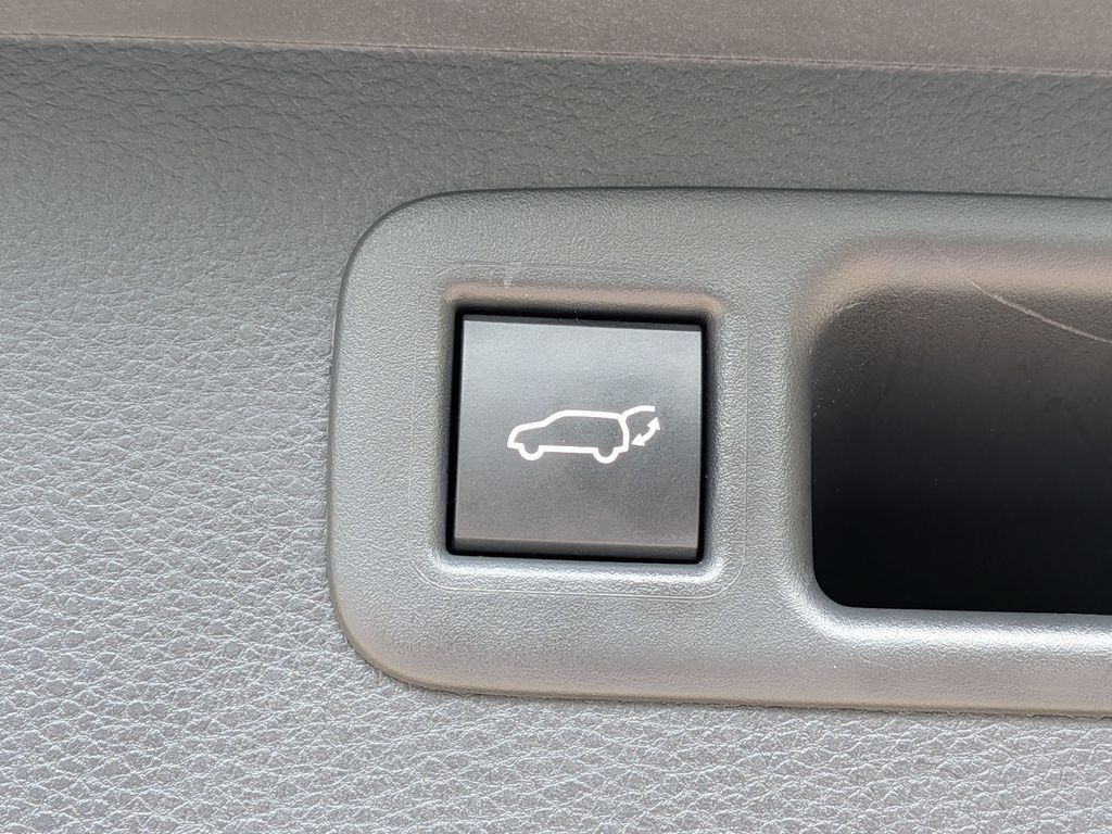 Used 2026 Toyota Highlander XLE AWD/4WD image 41