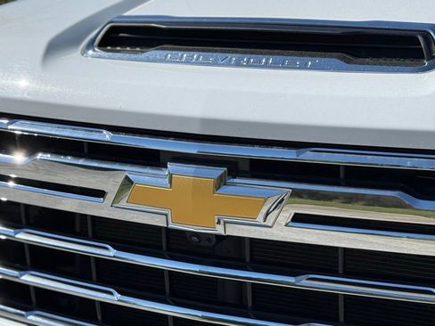 Used 2024 Chevrolet Silverado 2500 LTZ w/ LTZ Plus Package AWD/4WD image 8