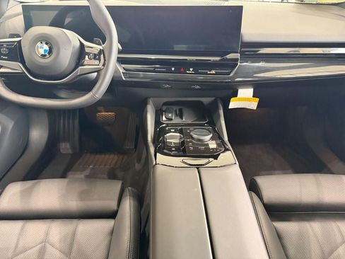 Used 2026 BMW 530i xDrive w/ Premium Package AWD/4WD image 10