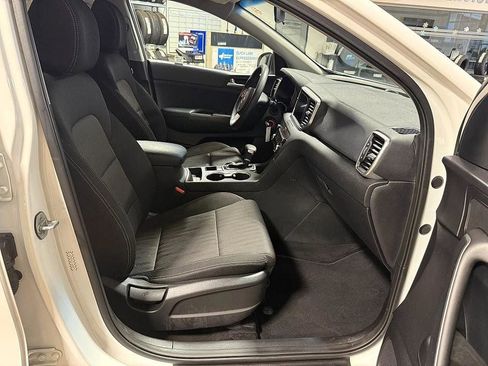 Used 2020 Kia Sportage LX image 25